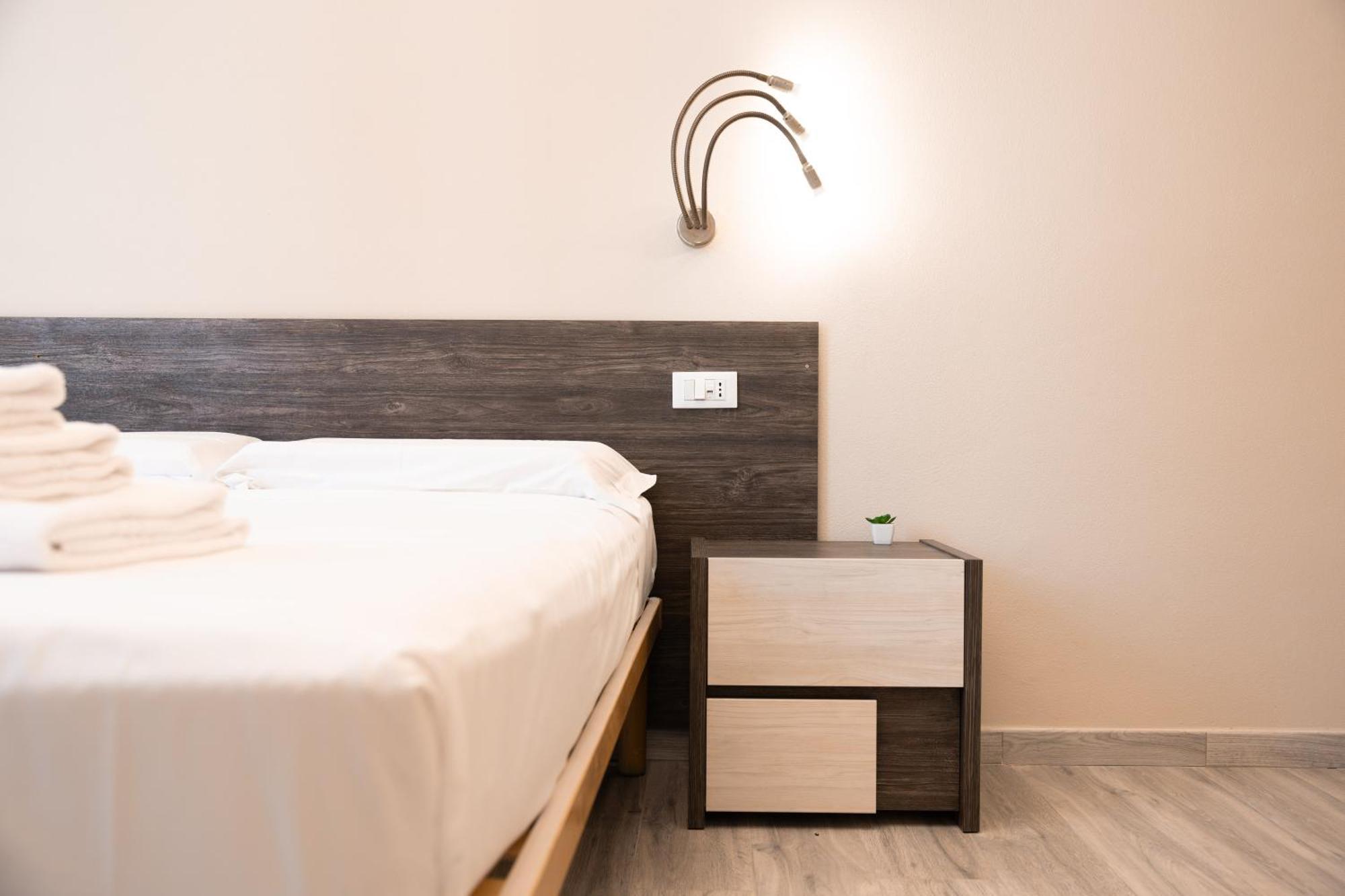 Dall'Arca Suites Bologna Station - Center - Fiera Exteriör bild